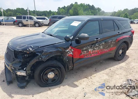 2020 Ford Police Interceptor z USA, uszkodzony, nr VIN 1FM5K8AC2LGC93575